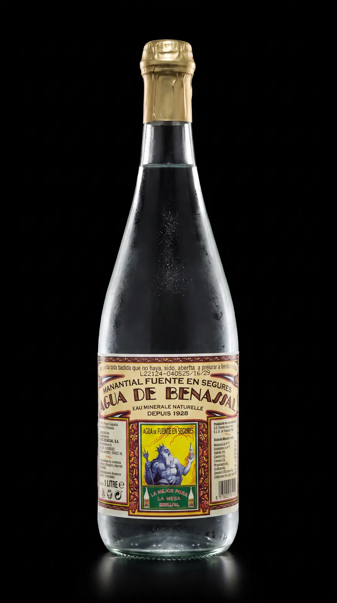 Agua de Benassal in a glass bottle